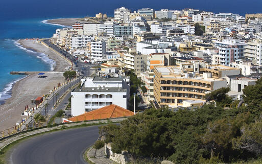 Blick auf die Hotels in der Stadt Rhodos, Insel Rhodos, Griechenland © Panos Karas / shutterstock.com