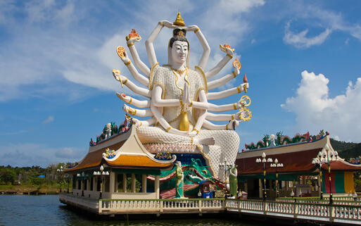 Shiva Statue auf der Insel Ko Samui, Thailand © OlegD / Shutterstock.com
