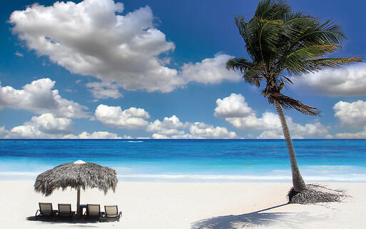 Idyllischer Sandstrand auf der Insel Koh Chang, Thailand © Vlad61 / shutterstock.com