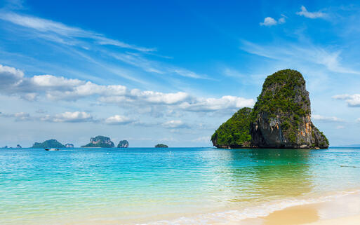 Strand in Ao Pranang, Krabi, Thailand © f9photos / Shutterstock.com
