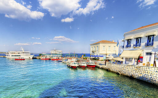 Der Hafen von Spetses © f8grapher / Shutterstock.com