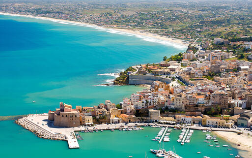 Blick auf Castellamare del Golfo © straga / Shutterstock.com
