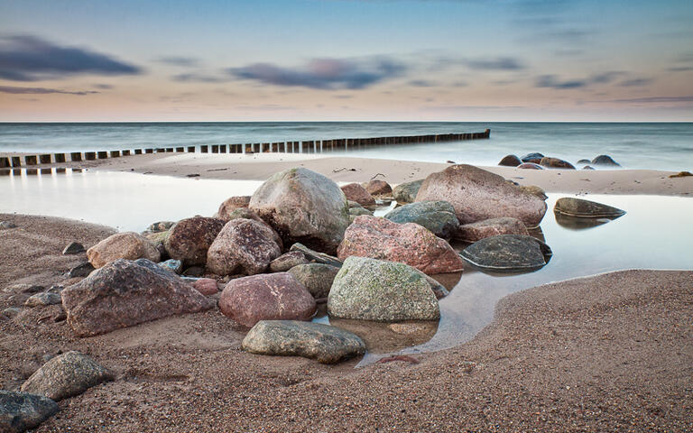 Küste am Baltischen Meer © RicoK / shutterstock.com