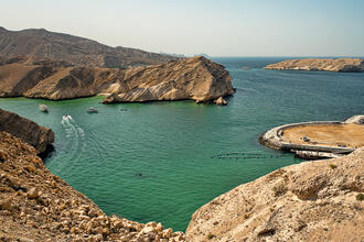 Die Küste vor Oman © MQ Naufal / Shutterstock.com