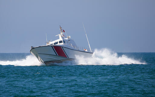 Ein Boot der Küstenwache © muratart / Shutterstock.com