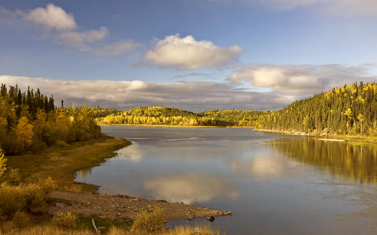 Manitoba See in der Nähe von Thompson © Pictureguy / Shutterstock.com