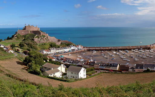 Rozel Bay © Gail Johnson / Shutterstock.com