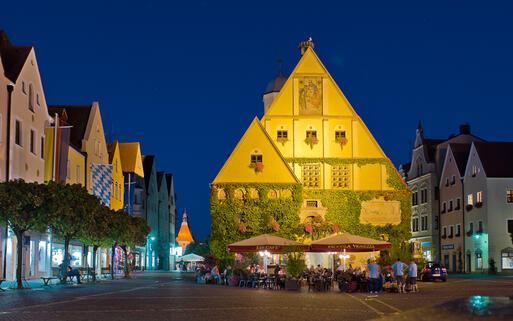 Rathaus von Weiden © clearlens / shutterstock.com
