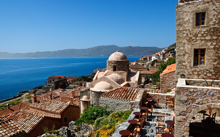 Die byzantinische Kleinstadt Monemvasia, früher ein bedeutender Stützpunkt © Constantinos Iliopoulos / Shutterstock.com