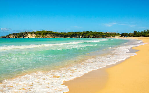 Der Strand El Macao Beach in der Nähe von Punta Cana © rarena / Shutterstock.com