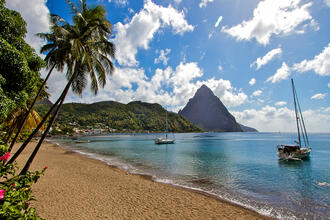 Blick auf die Küste von St. Lucia © Marc Turcan / Shutterstock.com