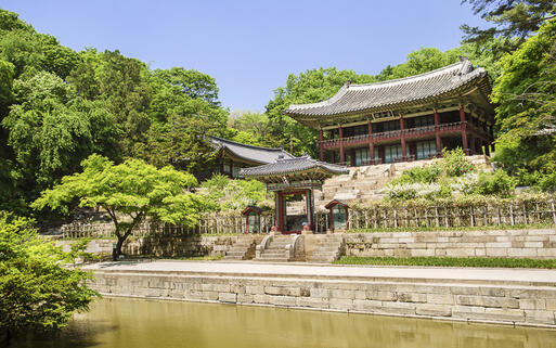 Palace Gardens in Seoul © JM Travel Photography / shutterstock.com
