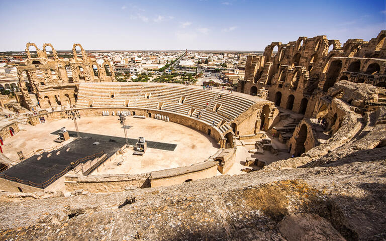 Ruinen des größten Colosseums in Nord-Afrika, El Jem, Tunesien © Marques / Shutterstock.com