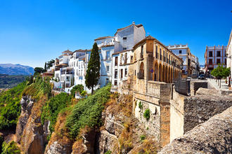 Die Stadt Ronda auf den Klippen von Andalusien © Kushch Dmitry / Shutterstock.com