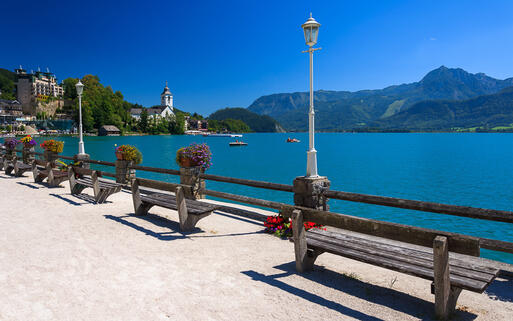 Promenade am Wolfgangsee © Pawel Kazmierczak / shutterstock.com