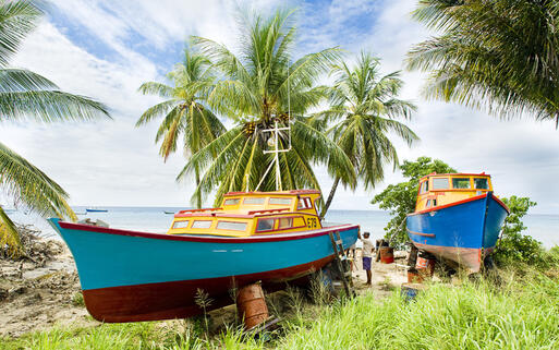 Fischerboote in der Six Men's Bay auf Barbados © PHB.cz (Richard Semik) / Shutterstock.com