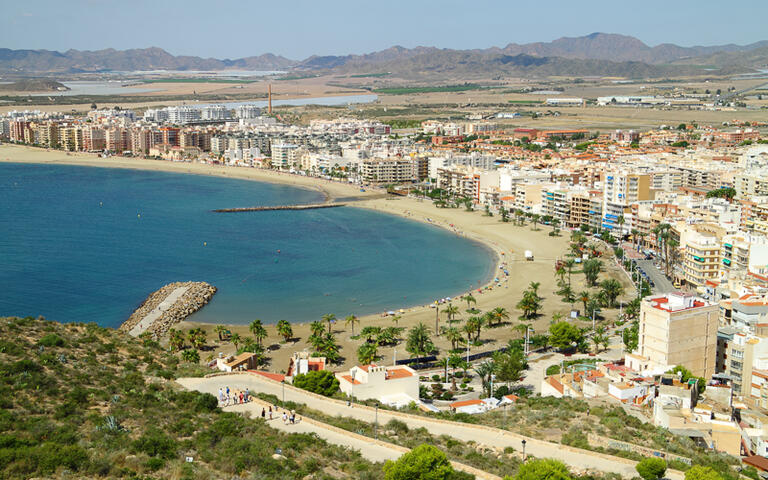 Blick auf die Küste der Hafenstadt Águilas an der Costa Cálida © Greg Blok / Shutterstock.com
