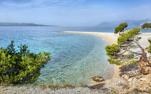 Strand an der Makarska Riviera © Mikael Damkier / shutterstock.com