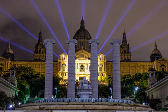 Der Nationalpalast von Montjuic bei Nacht, Barcelona, Spanien © Shchipkova Elena / shutterstock.com