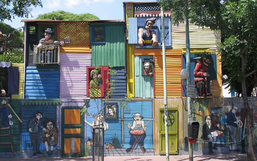 Typische Häuser von La Boca in Buenos Aires © Julian de Dios / shutterstock.com