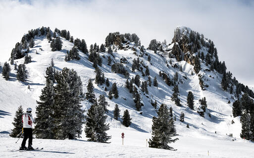 Piste im Skigebiet Hippach im Zillertal, Tirol, Österreich © Radoslav Stoilov / shutterstock.com