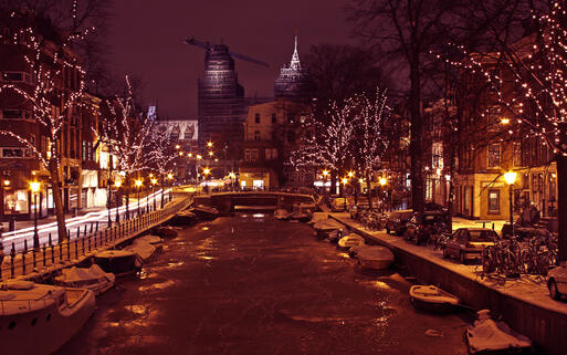 Amsterdam zur Weihnachtszeit © devy / Shutterstock.com
