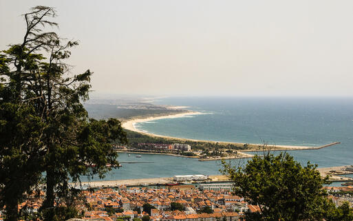 Blick auf den Ort Viana do Castelo, Portugal © dinozzaver / Shutterstock.com