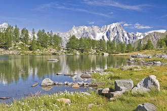 Bergsee Lac d'Arpy im Aostatal © Eder / Shutterstock.com