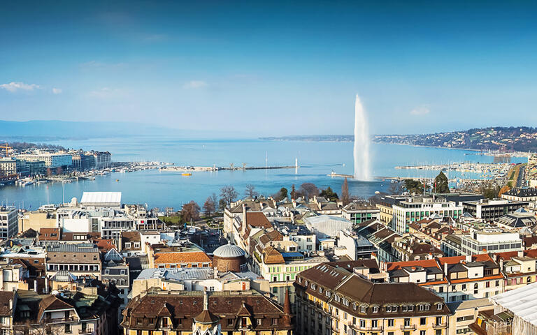 Die Stadt Genf und ihr gleichnamiger See, Schweiz © HeadUSA / Shutterstock.com