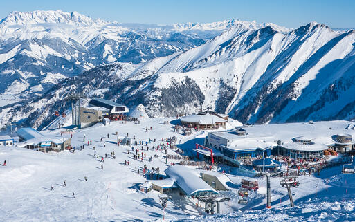 Der Schneebedeckte Berg Kitzsteinhorn in Kaprun, Österreich © nikolpetr / shutterstock.com