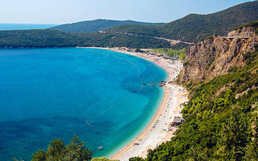 Wunderschöne Bucht in der Nähe von Budva, Montenegro © Pawel Kazmierczak / Shutterstock.com