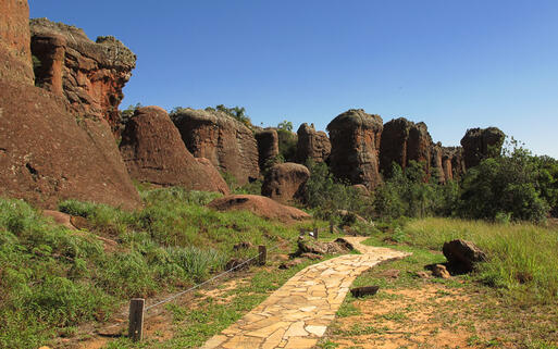 Sandstein Formationen in Parana, Brasilien © Luiz C. Ribeiro./ shutterstock.com