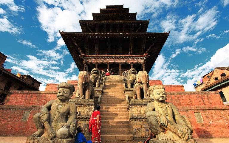 Statuen am Bhaktapur-Platz in Kathmandu © TheJim999 / Shutterstock.com