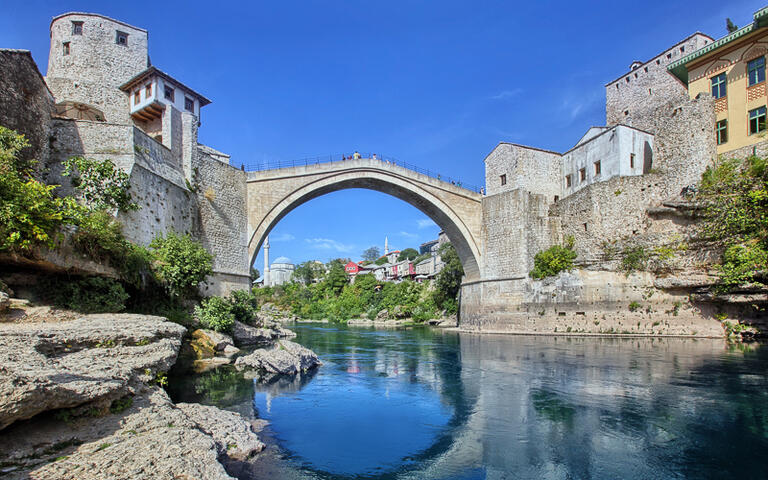 Alte Brücke Mostar © Mikael Damkier / Shutterstock.com