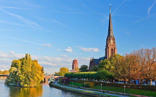 Dreikönigskirche in Frankfurt © S.Borisov / shutterstock.com