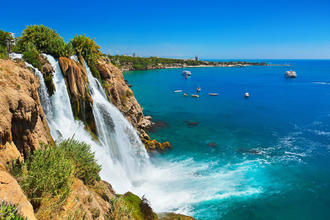 Der untere Düden Wasserfall, auch Lara Wasserfall genannt © Tatiana Popova / Shutterstock.com