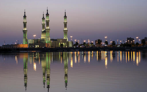 Die Sheikh Zayed Moschee in Ras Al-Khaimah © Patrik Dietrich / Shutterstock