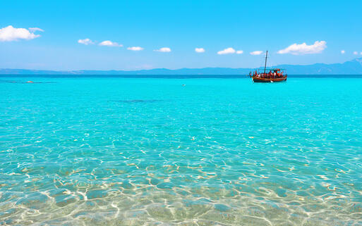 © Mr. Green Das Wasser sieht aus, als hätte jemand Farbe reingekippt © Mr. Green