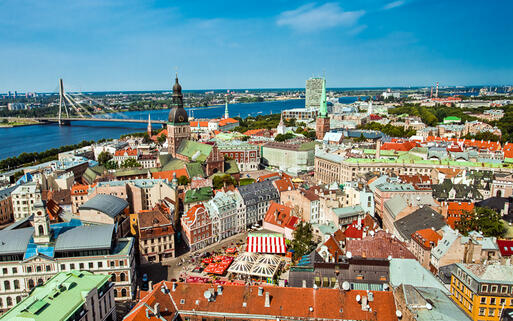 Panoramablick über die Stadt Riga, Lettland © Alexander Tolstykh / Shutterstock.com