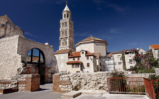 Kathedrale von Saint Domnius und alter diocletischer Palast, UNESCO Weltkulturerbe © Dan Tautan / shutterstock.com