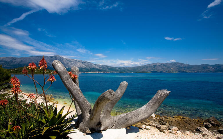 Blick auf das Meer von der Küste der Insel Korcula © Nolte Lourens / Shutterstock.com