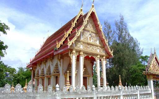 Buddhistisher Tempel in Issan, Thailand © Charlie Edward / shutterstock.com