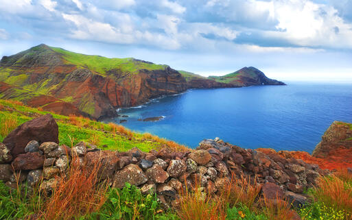 Blick über die traumhafte Insel Madeira © Dhoxax  / Shutterstock.com
