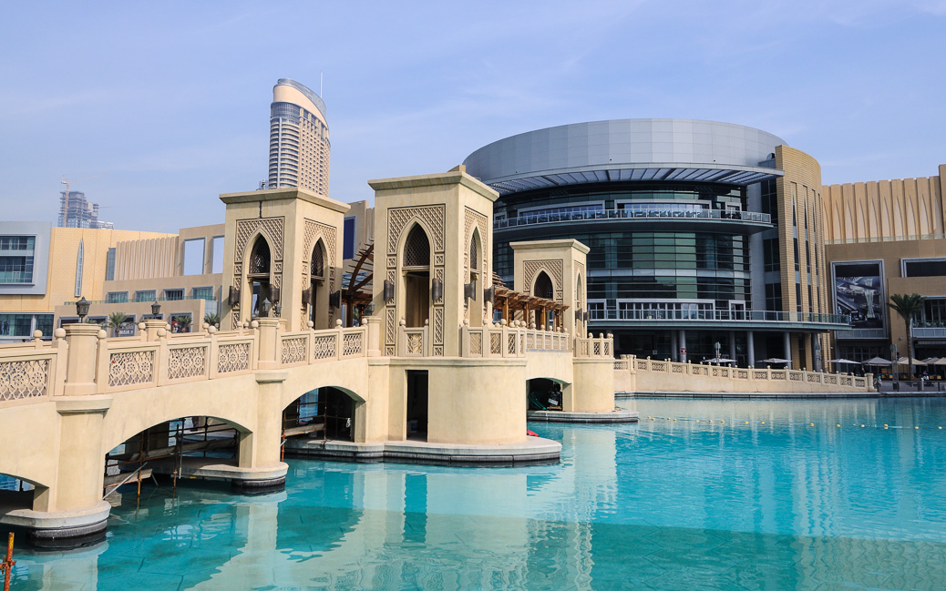 Die Dubai Mall ist mit 350.000 Quadratmetern eines der größten Einkaufszentren der Welt &copy; Philip Lange / Shutterstock.com